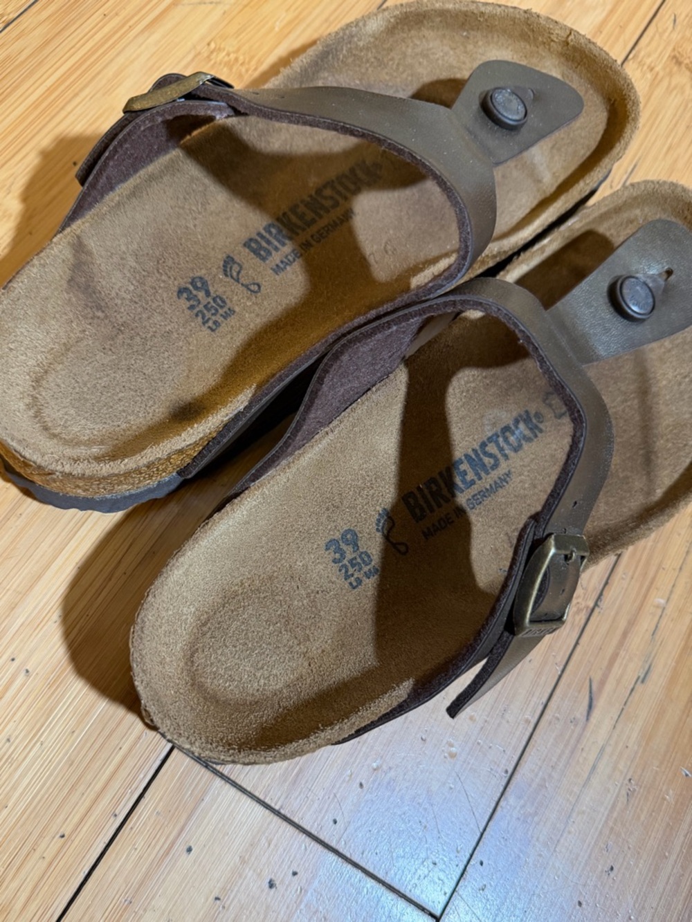 Birkenstock Gizeh Sandal Bronze Size 39 / 8-8.5 - Picture 6 of 16